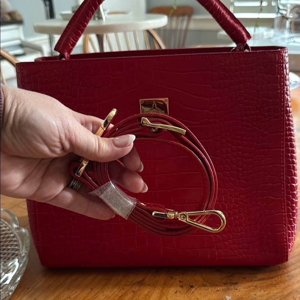 🏷️ $340- Navona Croco
Red Crocodile Pattern Handbag NWT - Picture 6 of 11